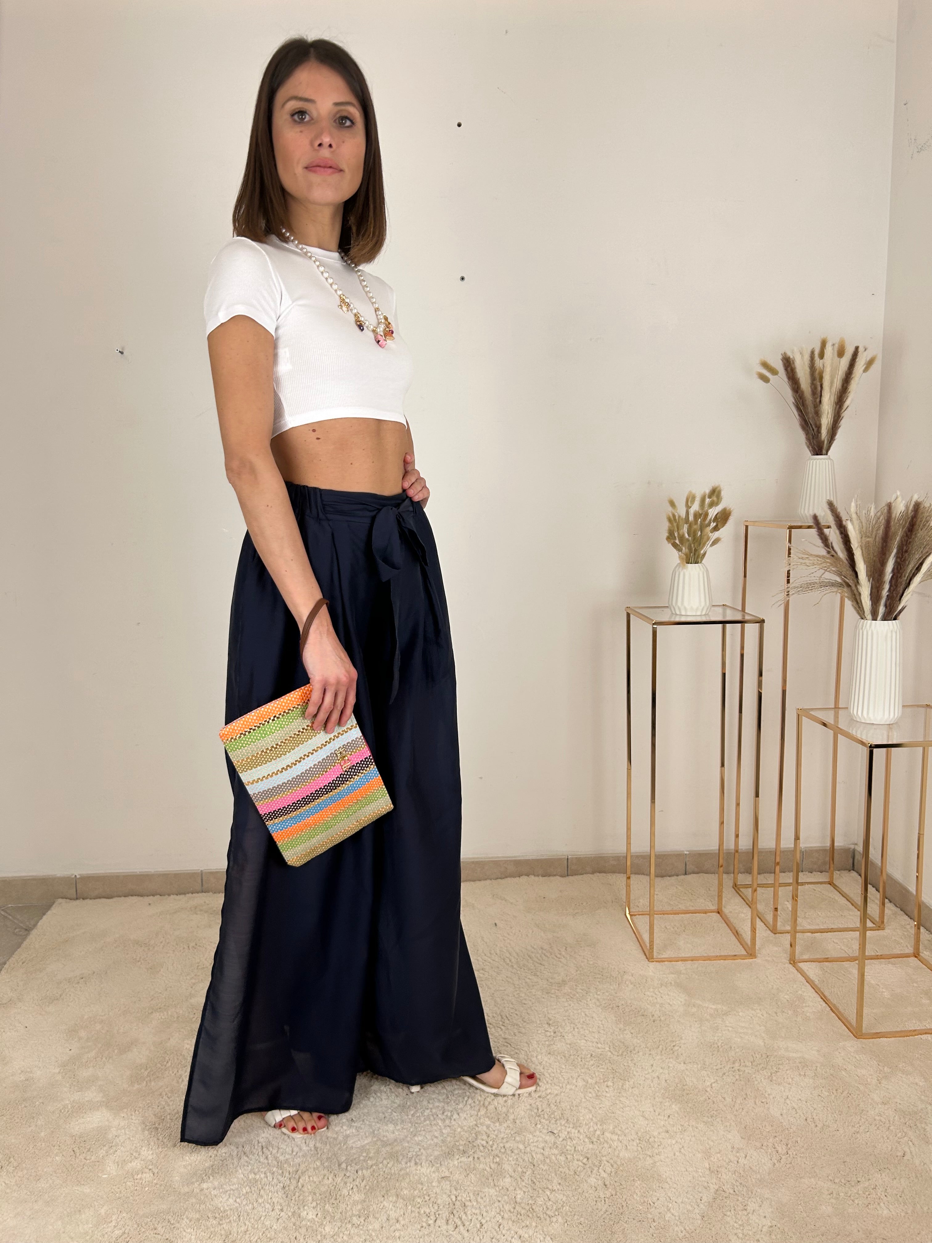Pantaloni larghi con tasche laterali