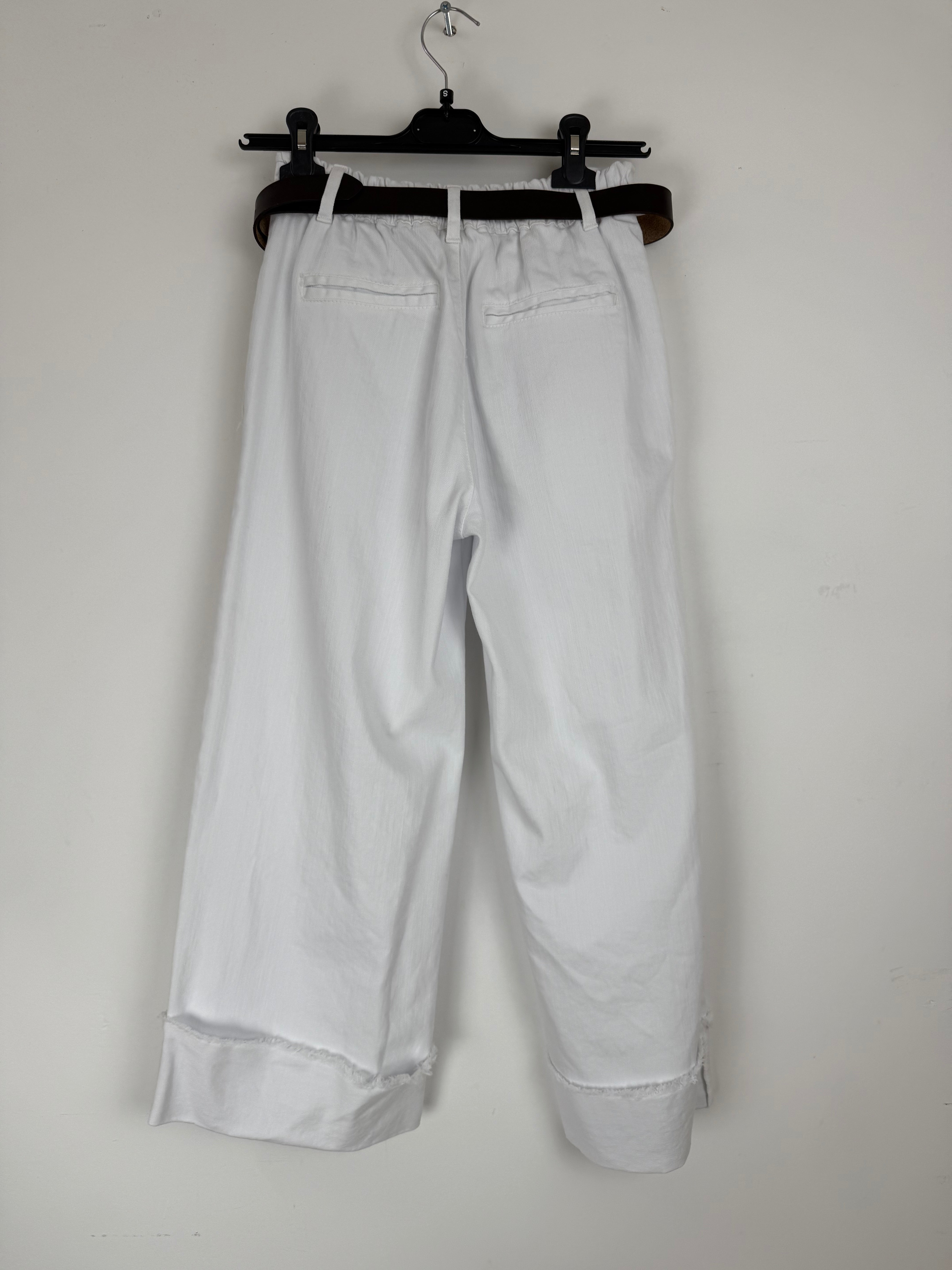 Pantalone Ampio con Cintura e Orlo Raw Cut