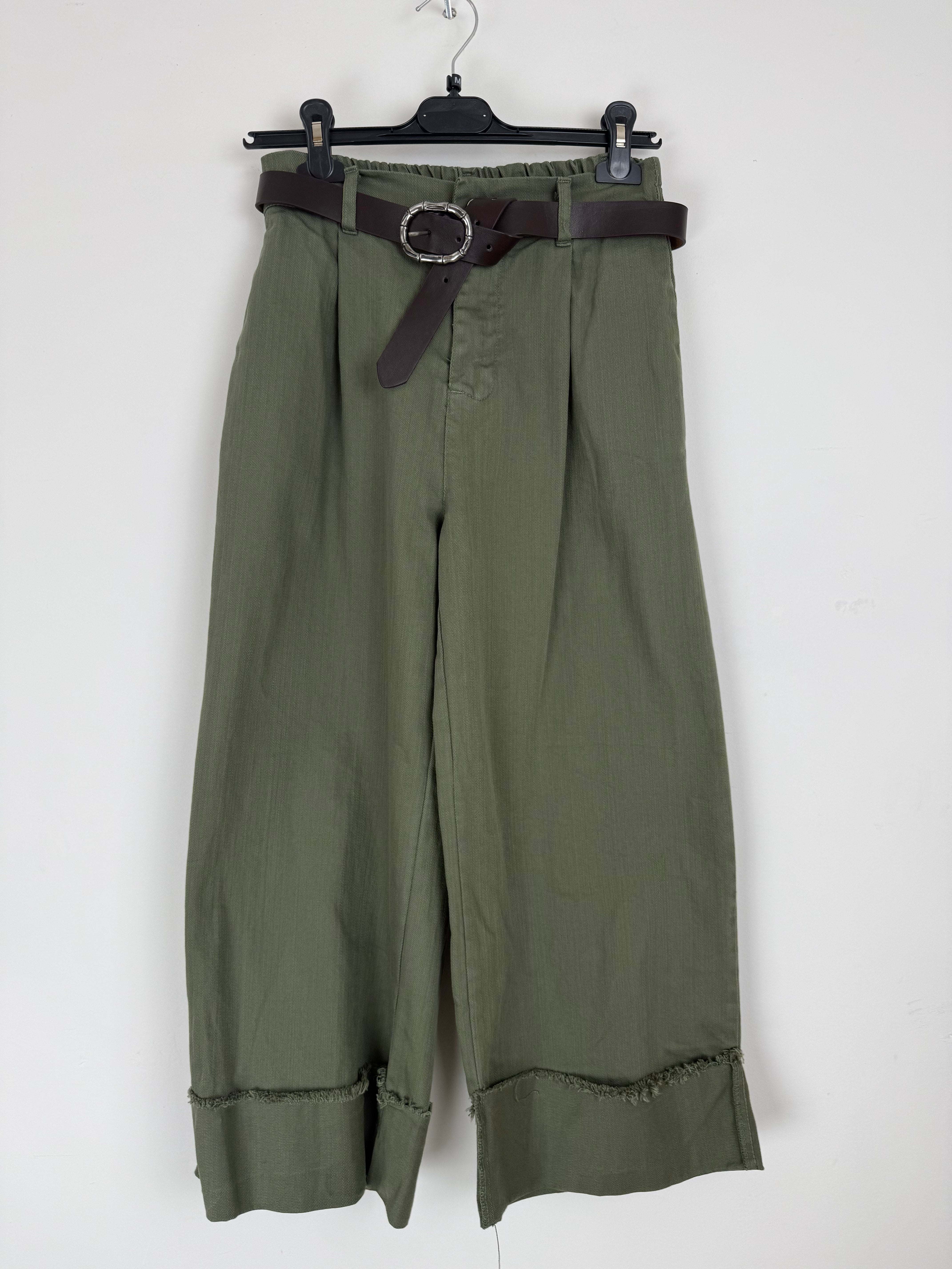 Pantalone Ampio con Cintura e Orlo Raw Cut