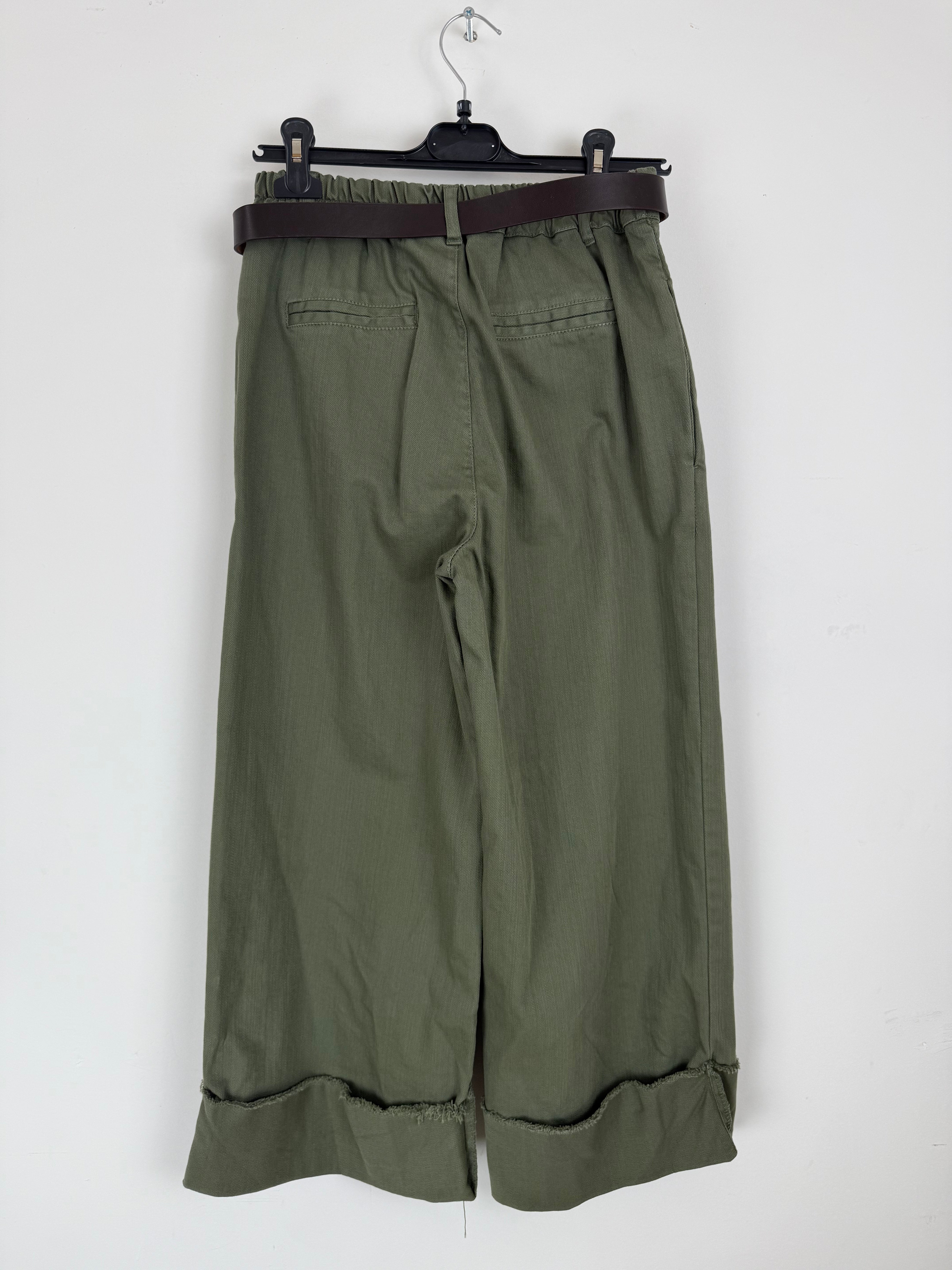 Pantalone Ampio con Cintura e Orlo Raw Cut