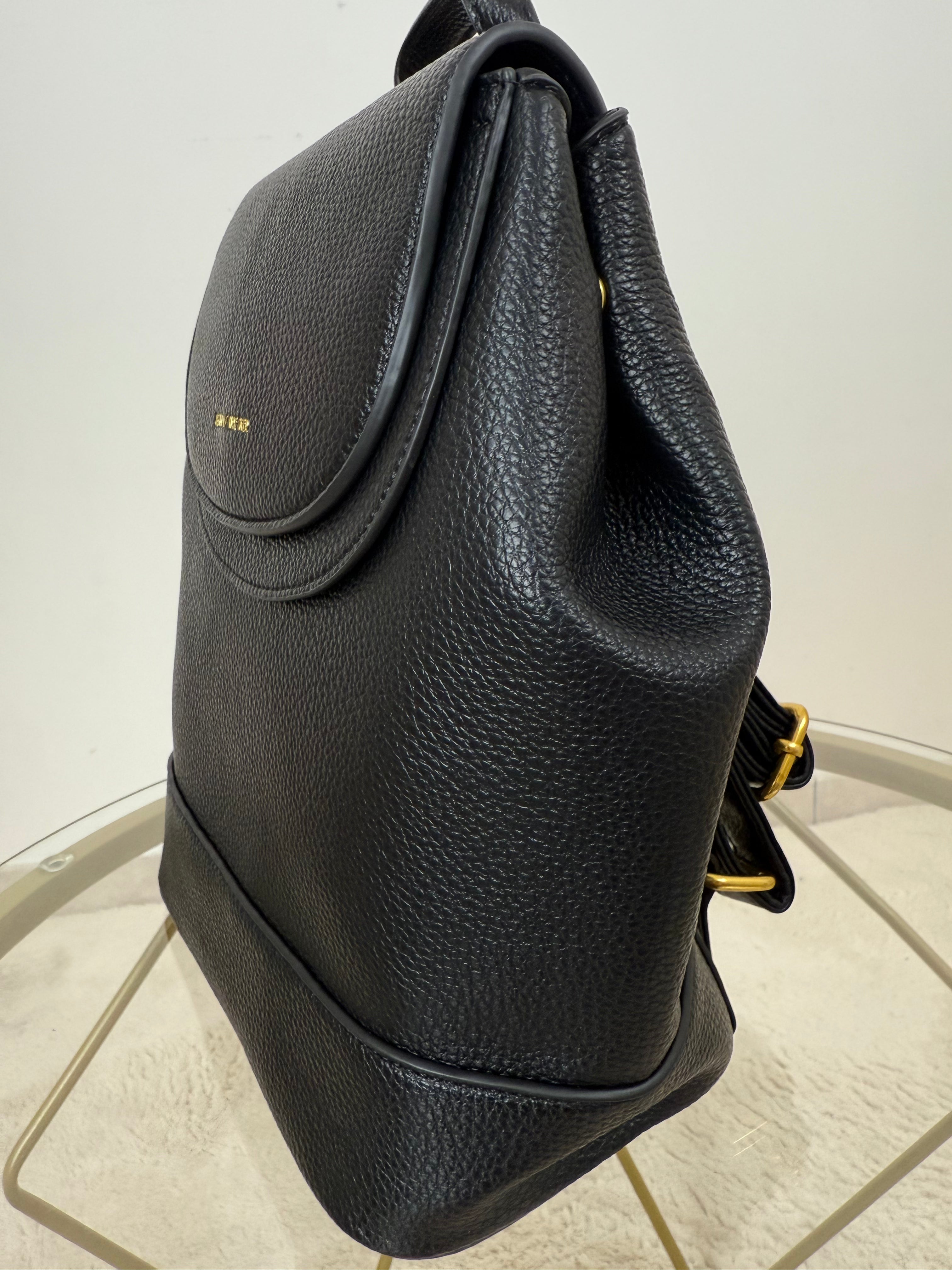 Zaino “Urban Black” – Eleganza Minimal