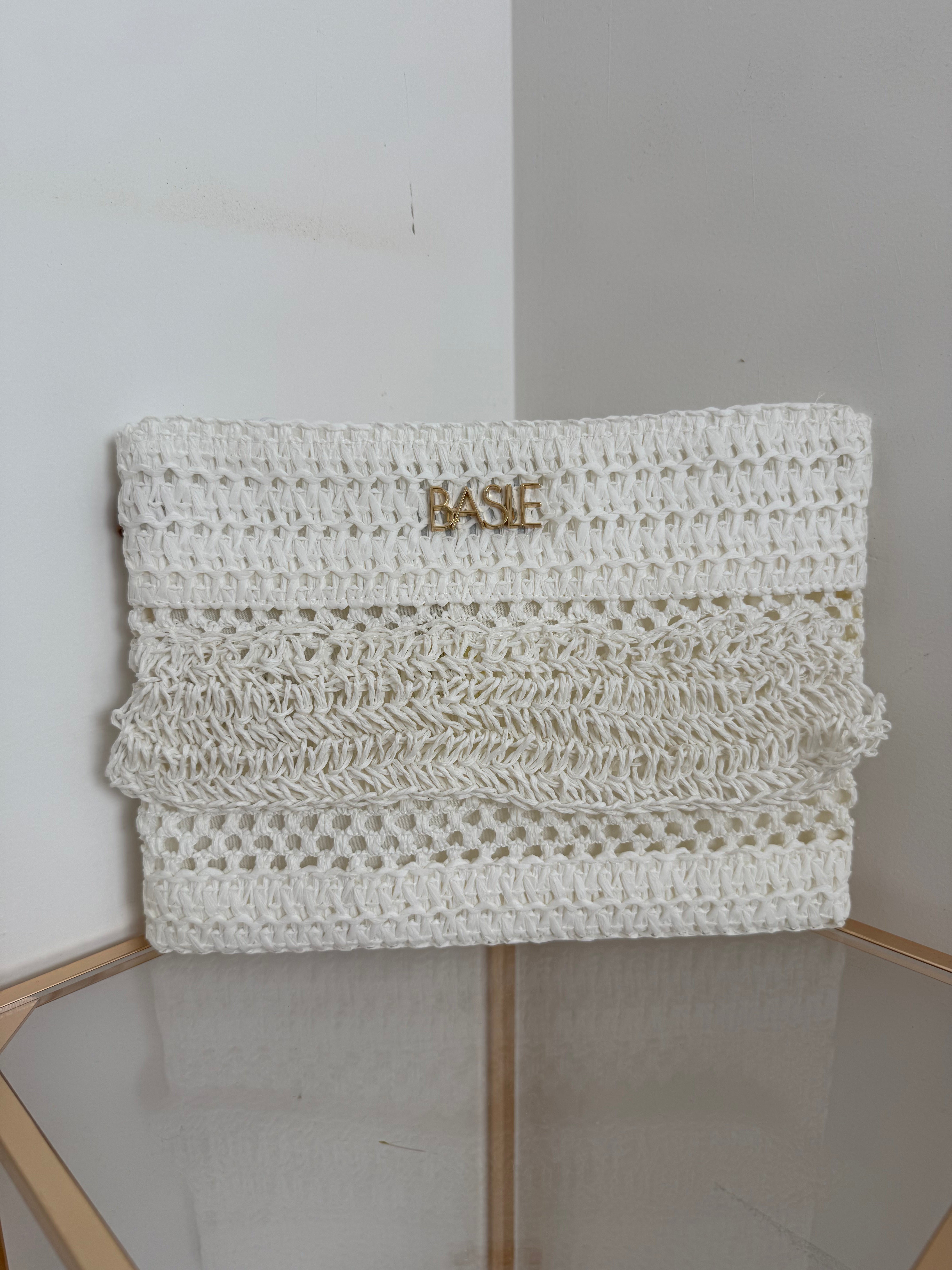 Pochette in Rafia Naturale con Scritta in Metallo