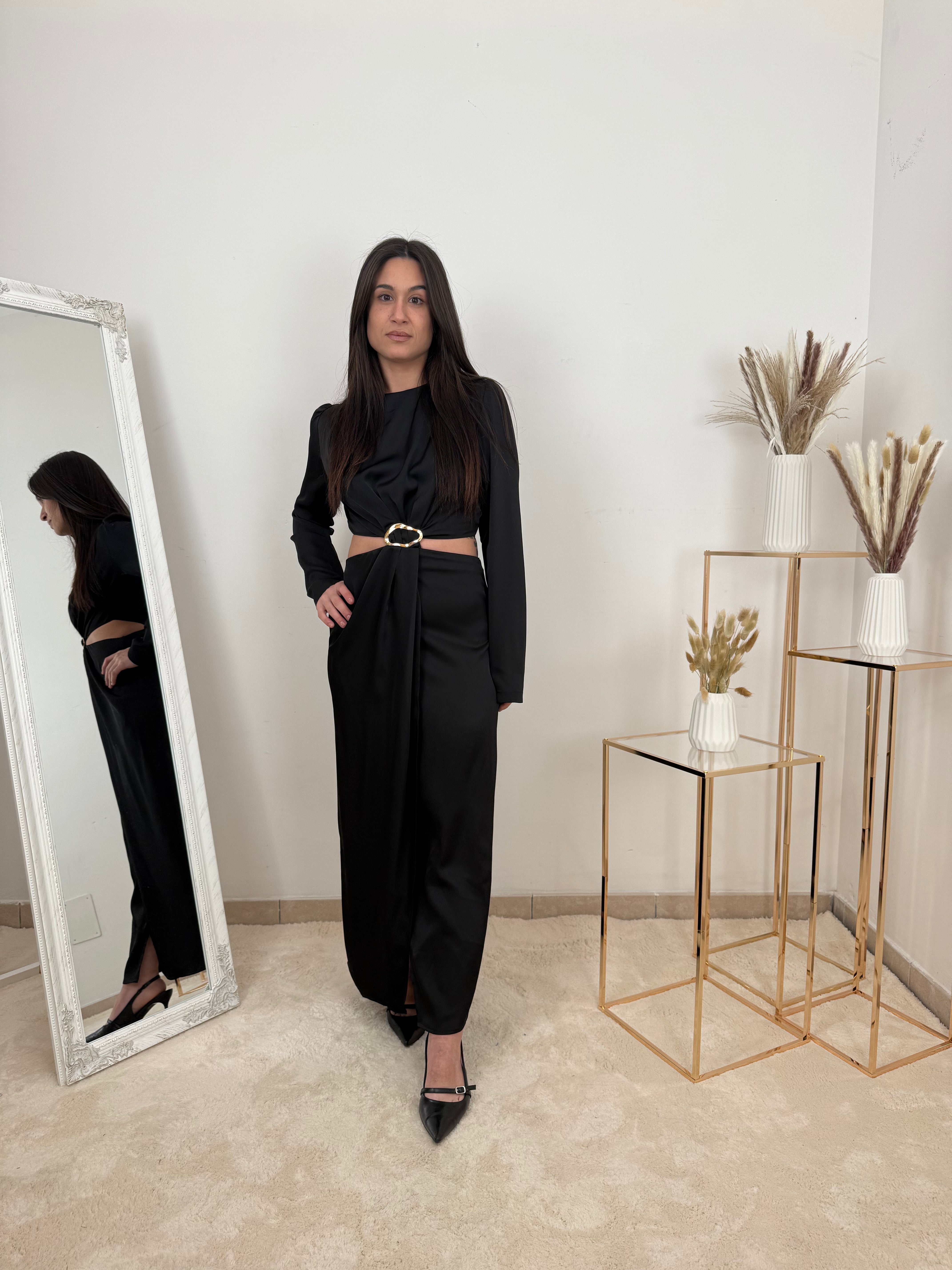 Abito Lungo in Satin con Nodo e Fibbia Oro