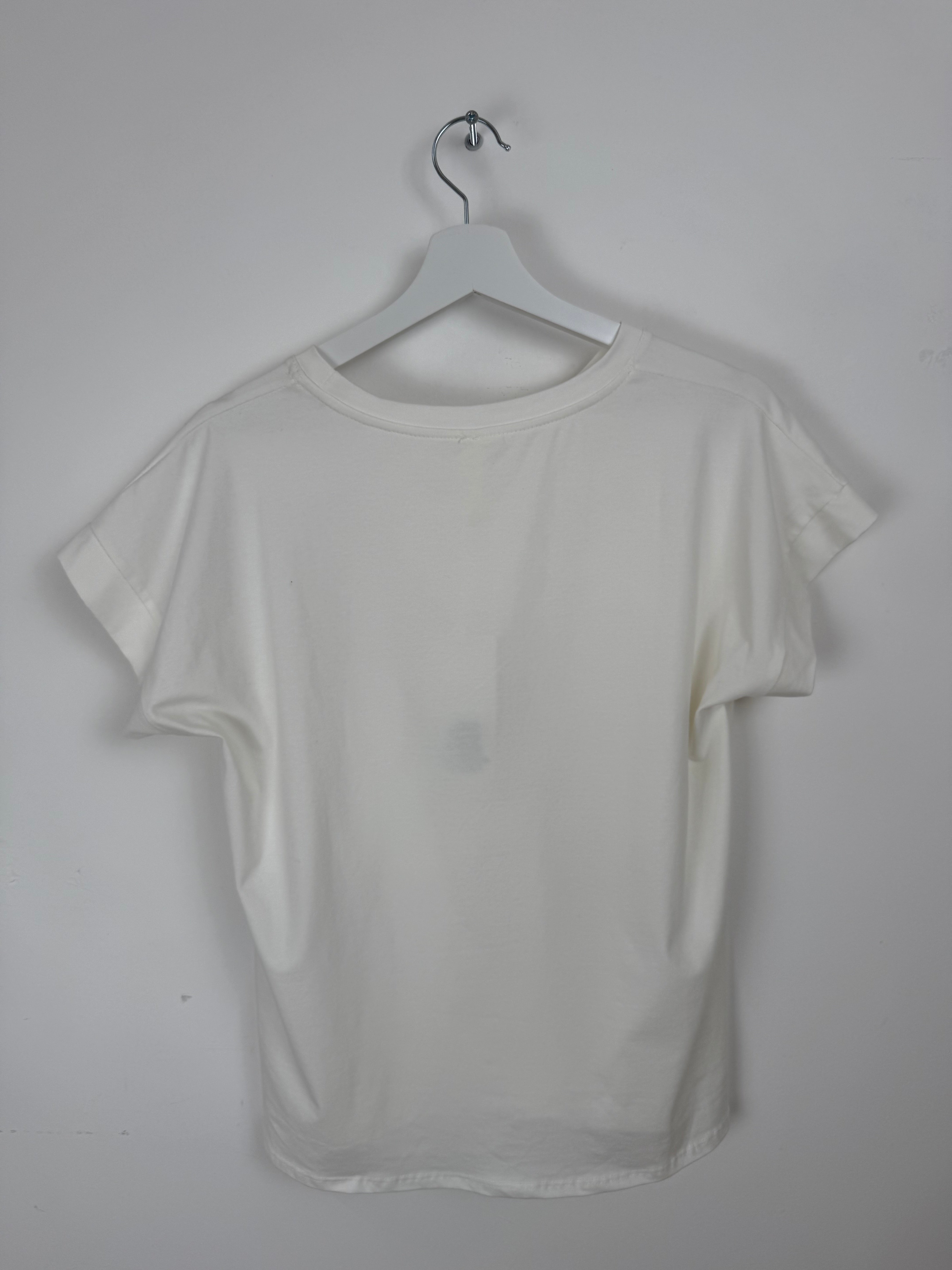 T-shirt con Applicazione Floreale in Pizzo – Eleganza Casual