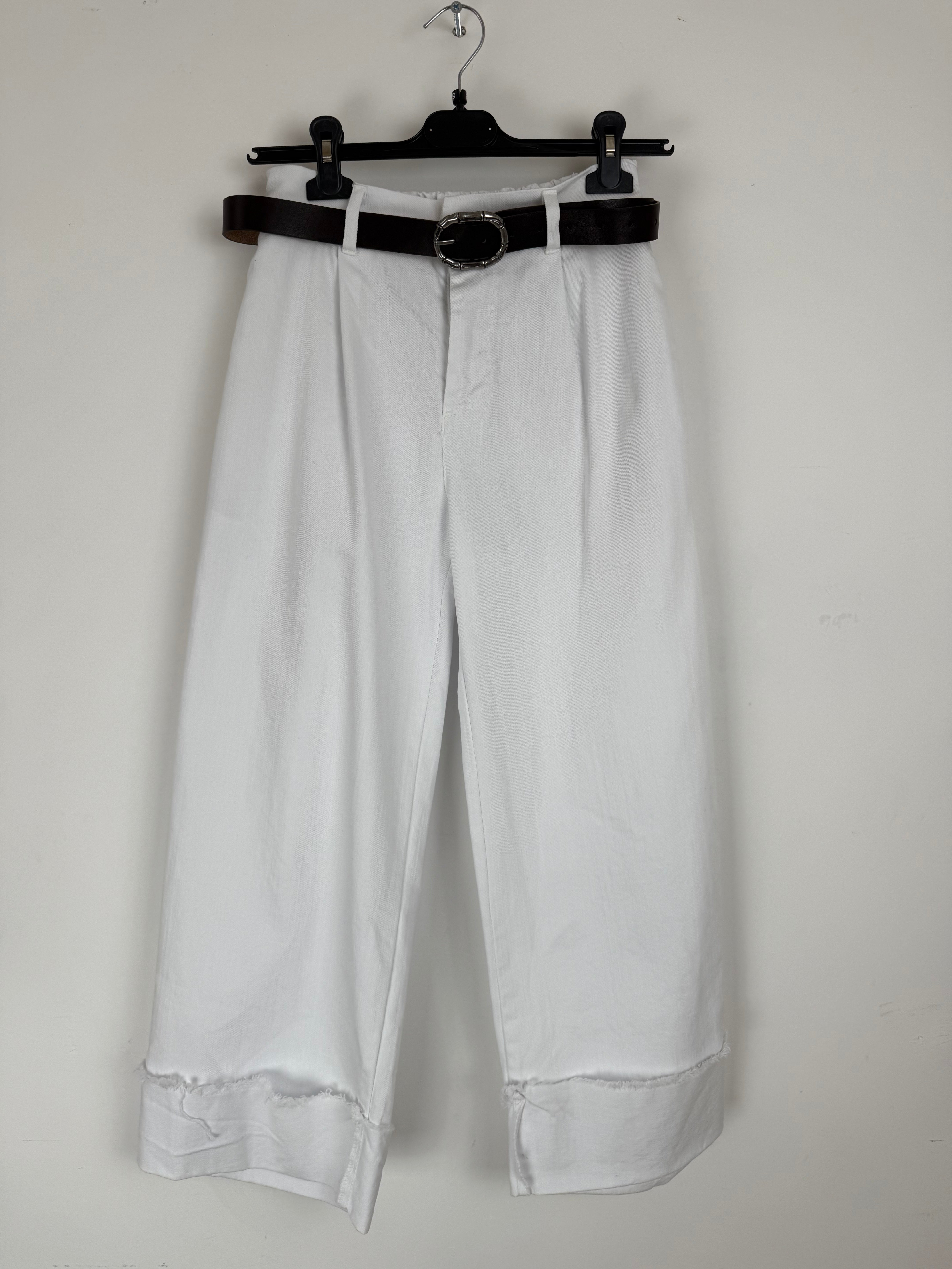 Pantalone Ampio con Cintura e Orlo Raw Cut