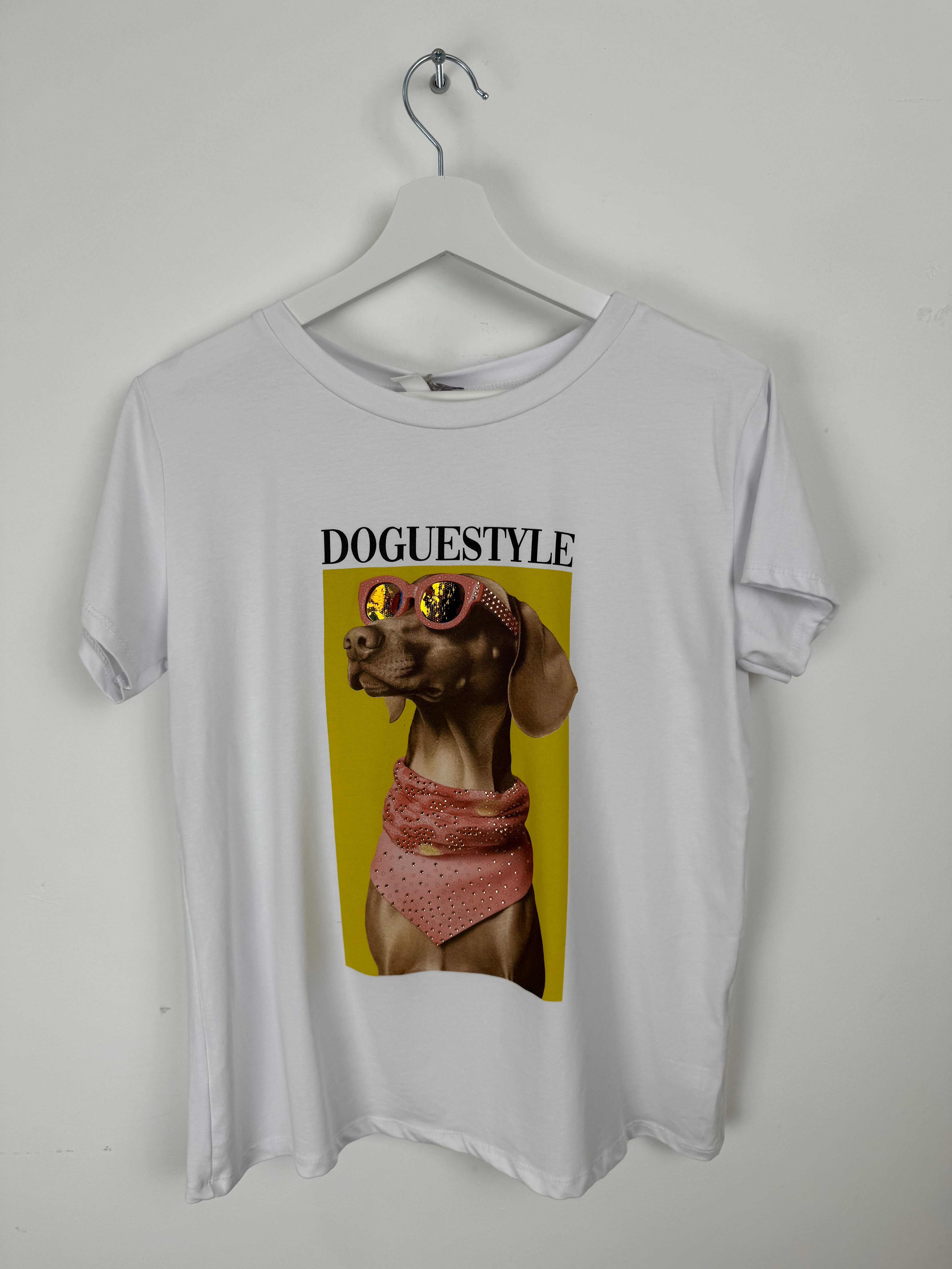 T-shirt "Doguestyle" – Ironia e Glamour